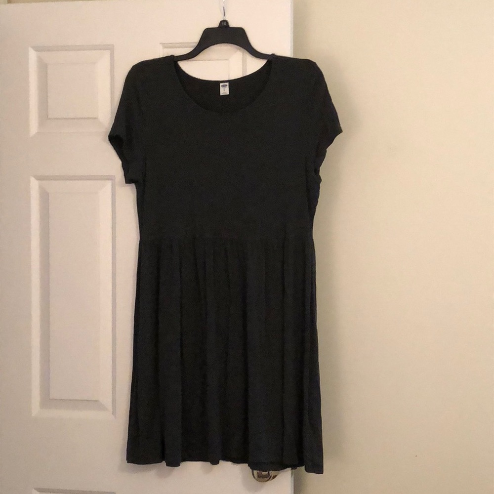 Simple fit-and-flare dress - stretchy material!